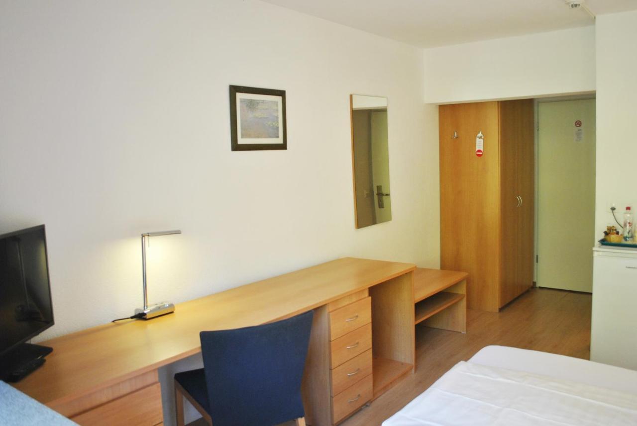 Business Hotel Riverside Дуггинген Экстерьер фото