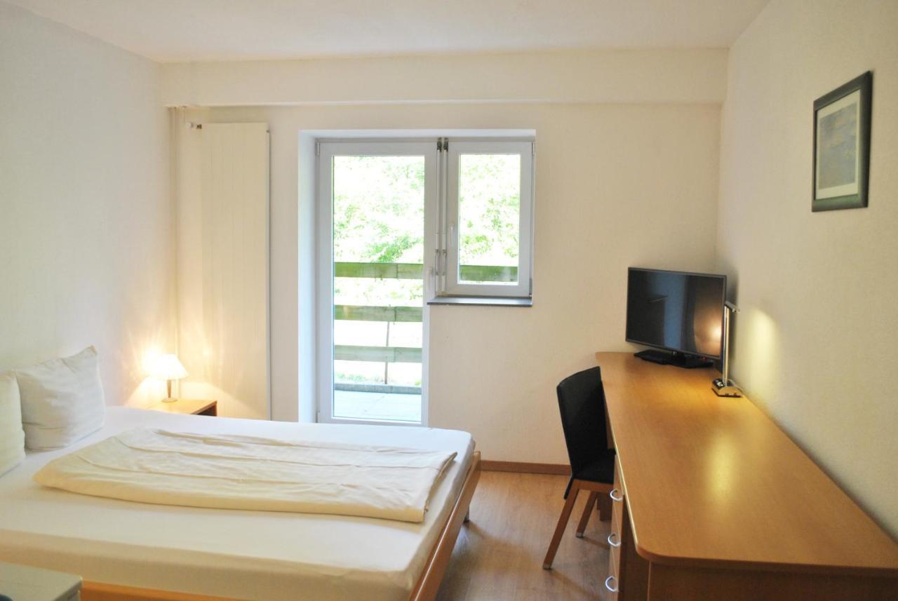 Business Hotel Riverside Дуггинген Экстерьер фото