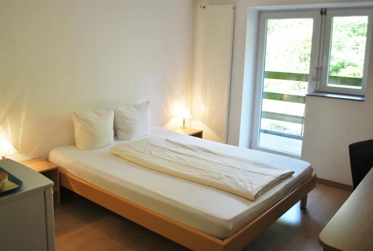 Business Hotel Riverside Дуггинген Экстерьер фото