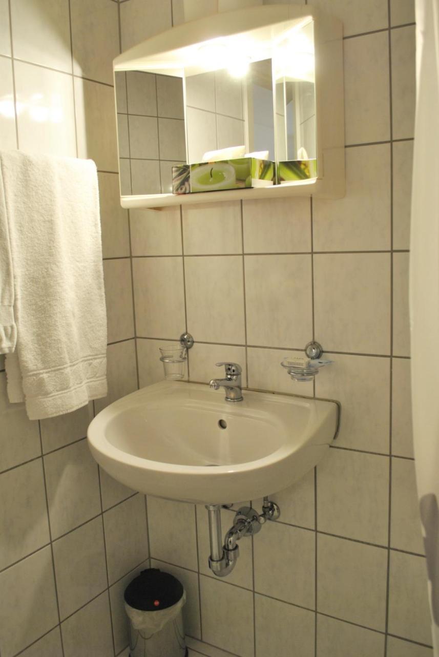 Business Hotel Riverside Дуггинген Экстерьер фото
